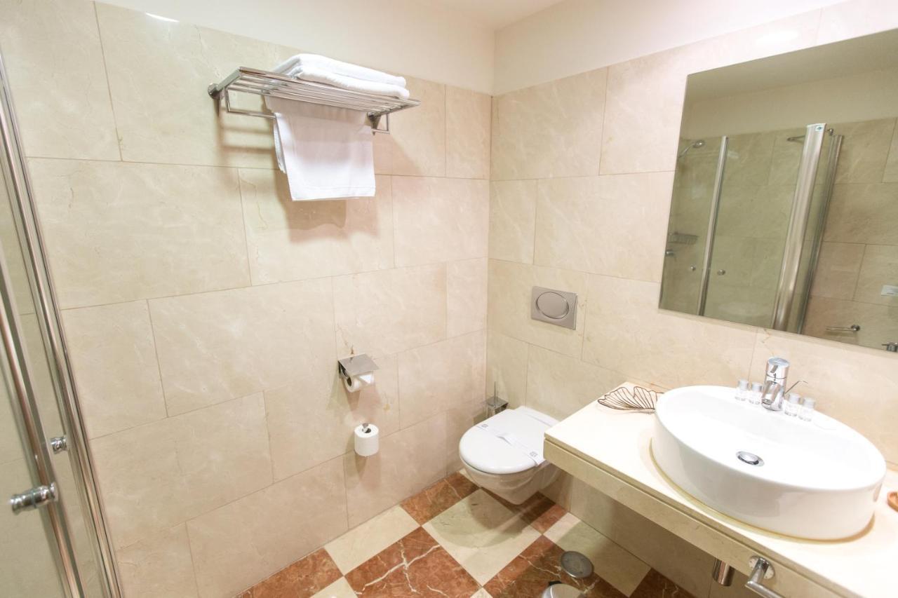 Hotel Garelos Betanzos Zewnętrze zdjęcie