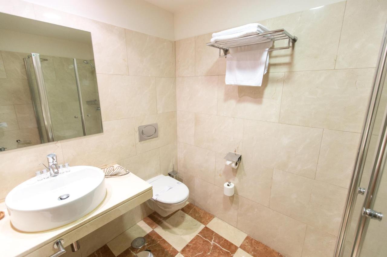 Hotel Garelos Betanzos Zewnętrze zdjęcie