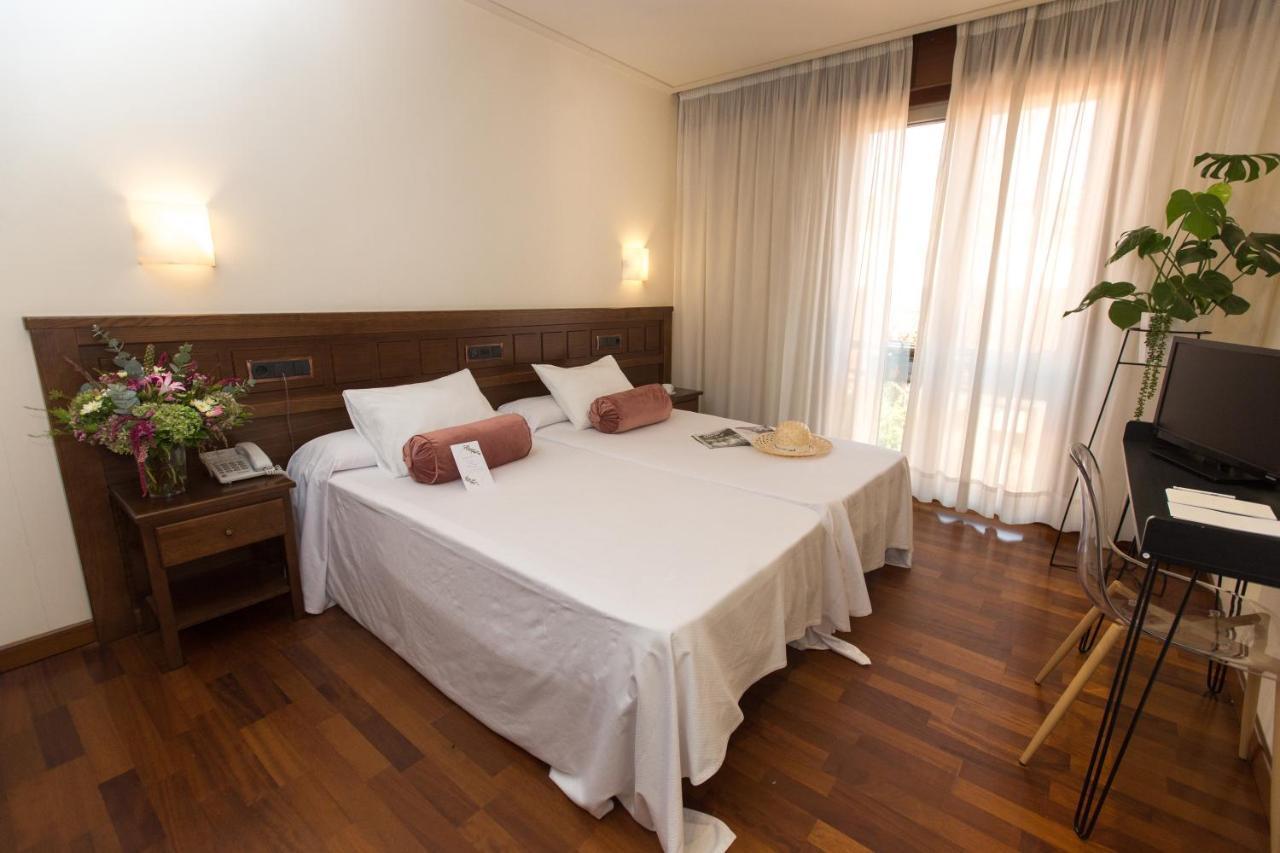 Hotel Garelos Betanzos Zewnętrze zdjęcie