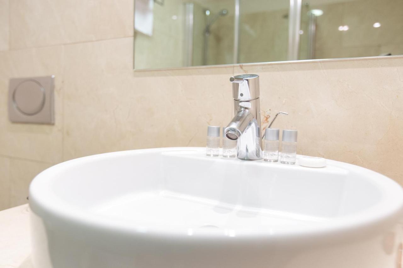 Hotel Garelos Betanzos Zewnętrze zdjęcie