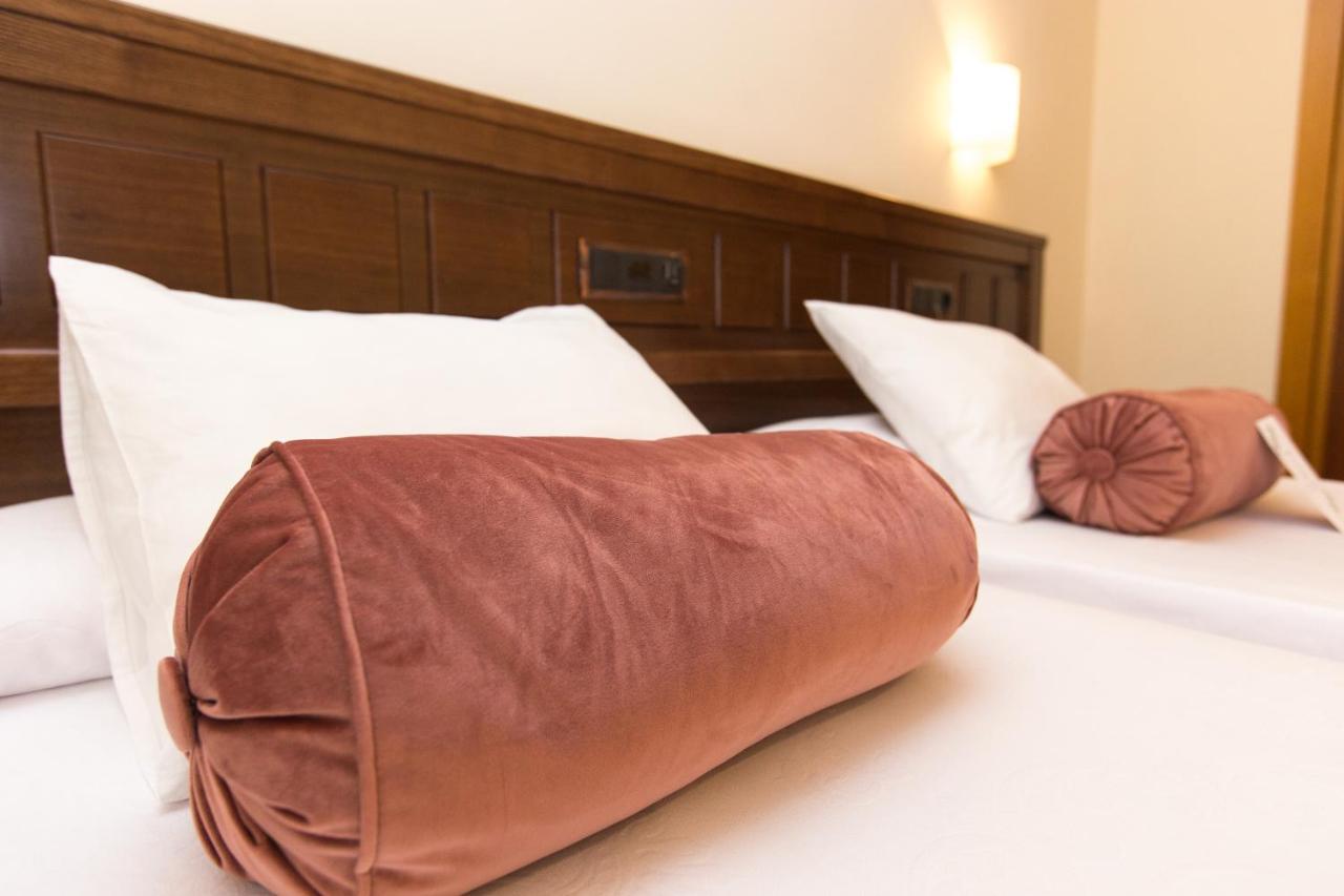 Hotel Garelos Betanzos Zewnętrze zdjęcie