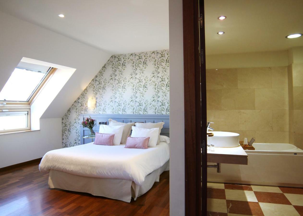 Hotel Garelos Betanzos Zewnętrze zdjęcie